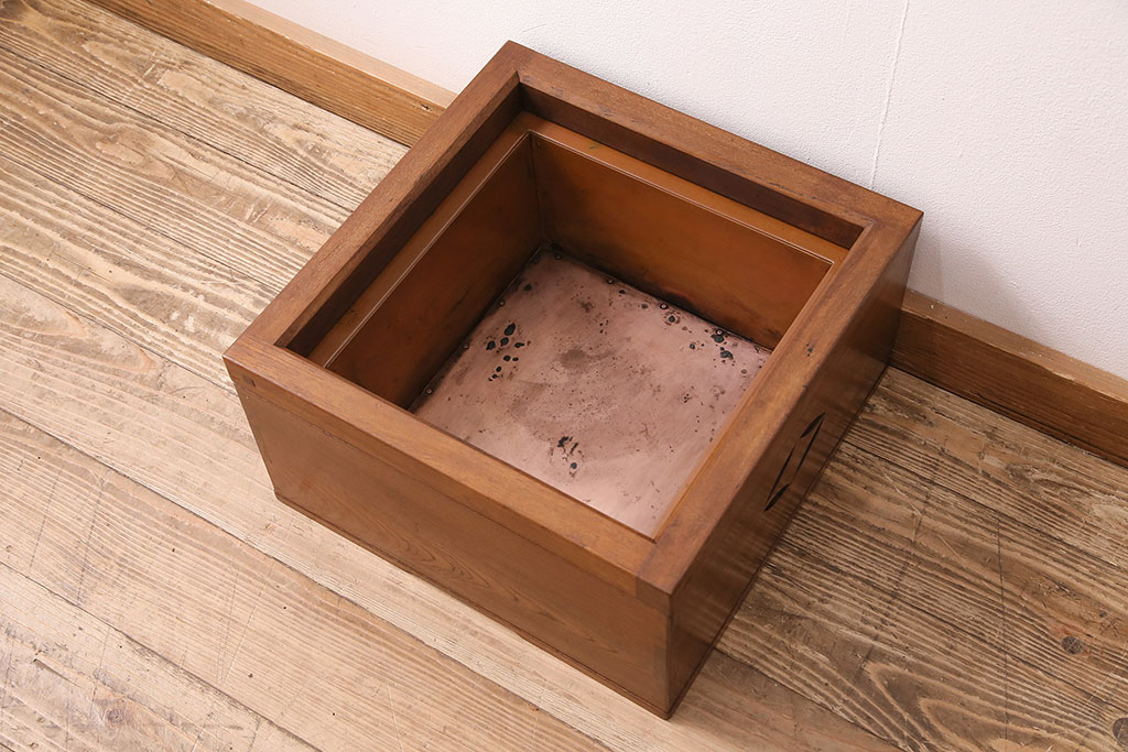 中古　指物家具　桑材　趣のある和の雰囲気作りにおすすめな角火鉢(木製火鉢、茶道具、箱火鉢)(R-048019)
