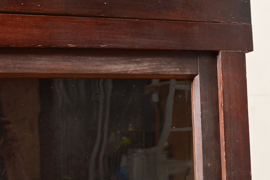 和製アンティーク　前面ヒノキ材　味のある木の風合いが魅力のレトロな重ね戸棚(キャビネット、ガラスケース、収納棚)(R-048024)