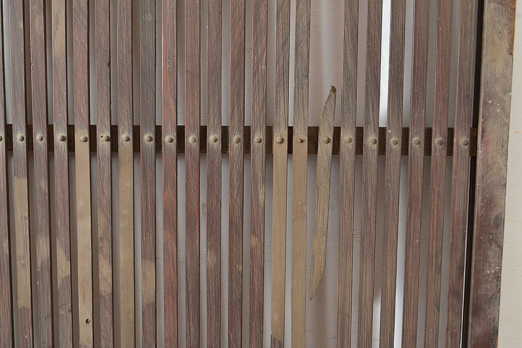 アンティーク建具　細く並ぶ桟がモダンな空間を演出する格子戸2枚セット(引き戸、建具)(R-048035)