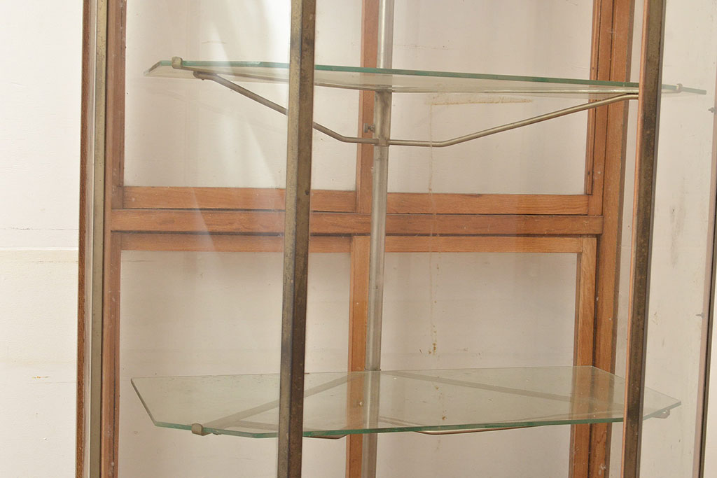 和製アンティーク　五角形のフォルムが珍しい!ナラ材製の縦型ガラスケース(ショーケース、陳列棚)(R-048039)