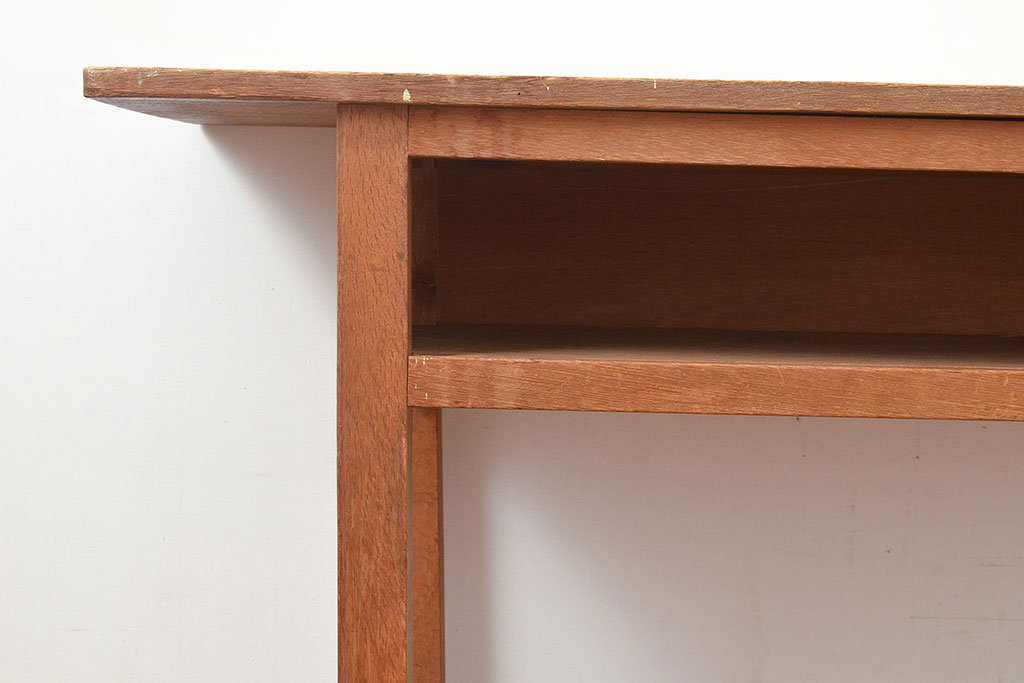 昭和レトロ　便利な棚付き!味のある木肌が楽しめるラワン材製の作業台(コンソールテーブル、カウンターテーブル)(R-048045)