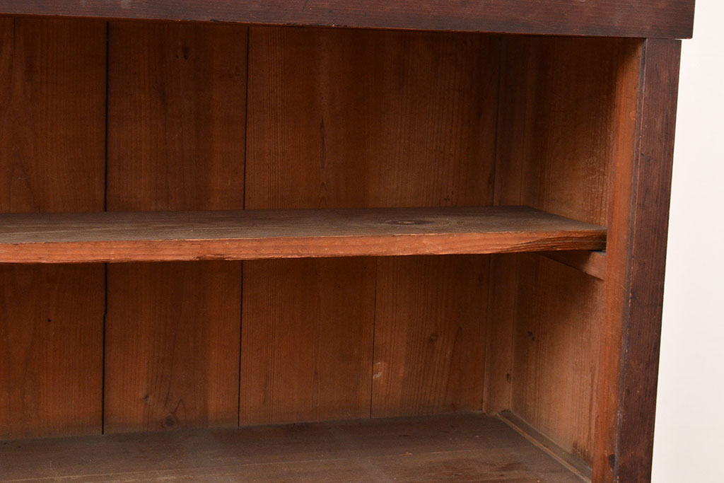 和製アンティーク　前面ヒノキ　使い込まれた木の風合いと引手が味わい深い重ね戸棚(ガラス戸棚、キャビネット、収納棚、食器棚)(R-048048)