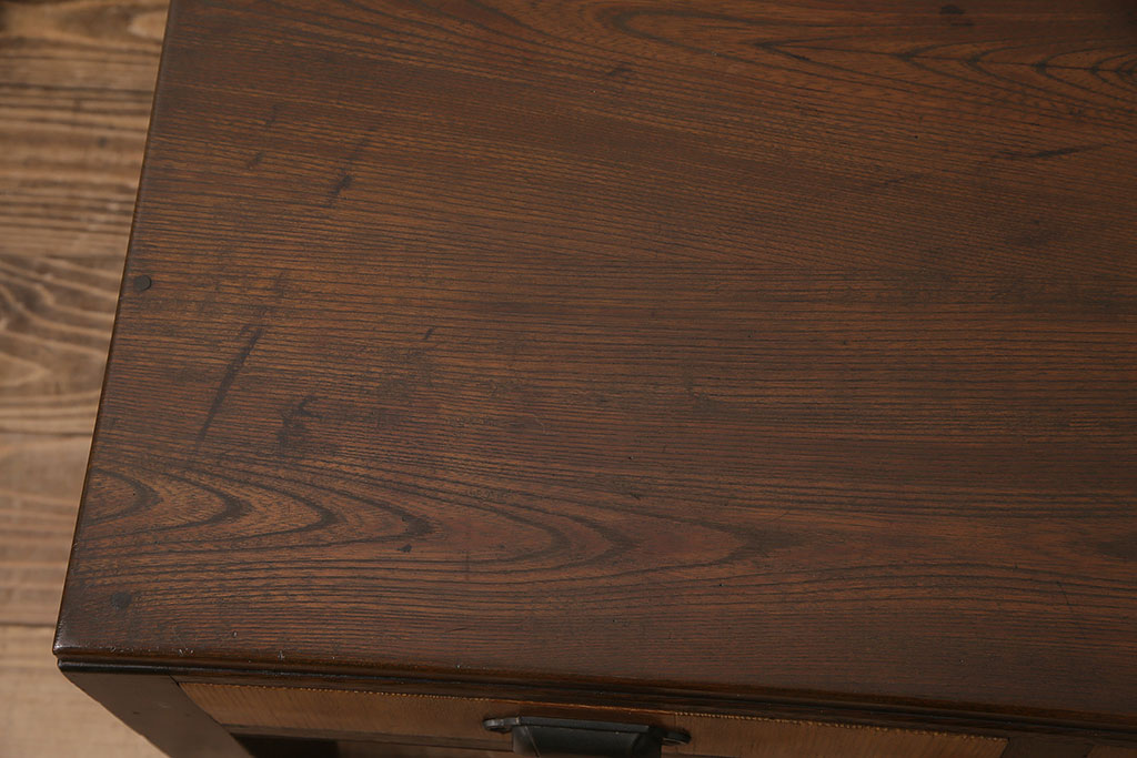 昭和レトロ　ツートーンカラーと透かし彫りがお洒落な栓材製の文机(座卓、ローテーブル、センターテーブル)(R-048091)
