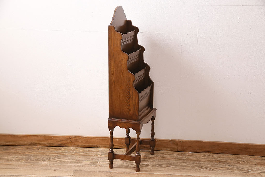 中古　たっぷり収納できるイギリス家具風のマガジンラック(本立て、ブックケース、収納)(R-048132)