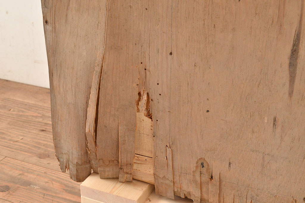 和製アンティーク　杉材合板　昔懐かしい雰囲気が魅力の昭和レトロな下駄箱(収納棚、キャビネット)(R-048151)