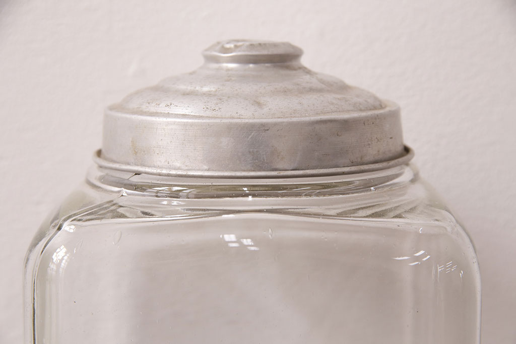 昭和レトロ　収納しながらお洒落にディスプレイ!懐かしさ漂うレトロなガラス瓶(ガラスビン、キャニスター)(R-048157)