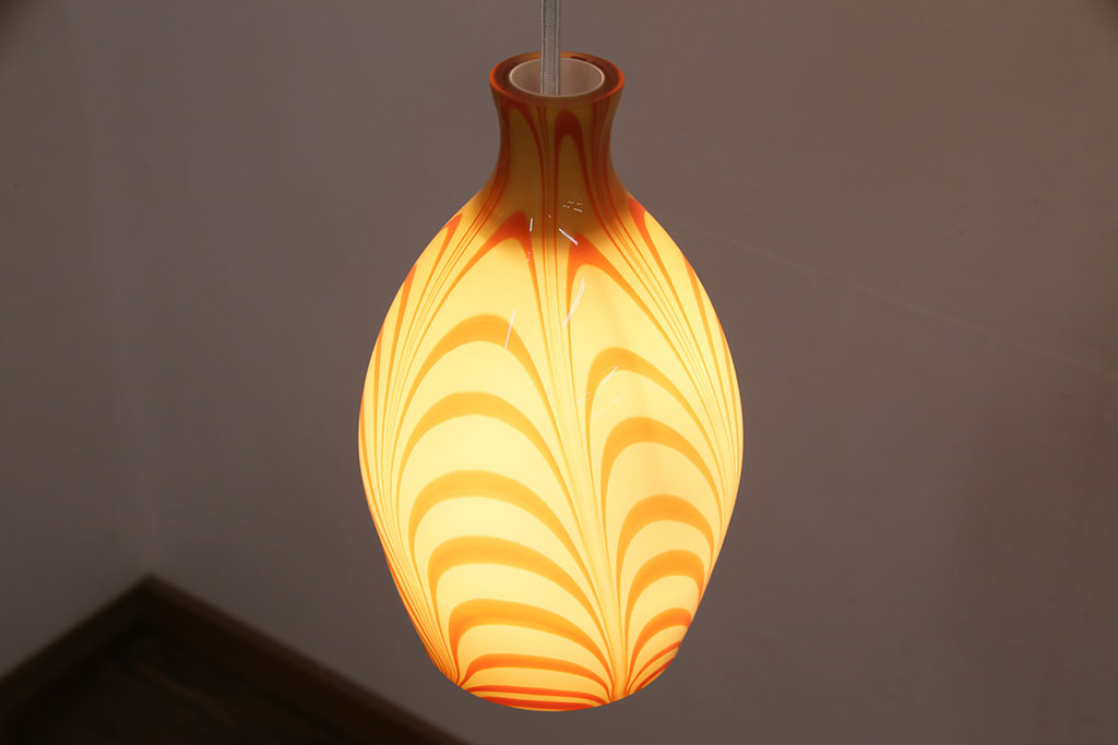 昭和レトロ　マーブル模様のガラスがお洒落な天井照明(かきあげ電傘、ペンダントライト、吊り下げ照明)(R-048161)