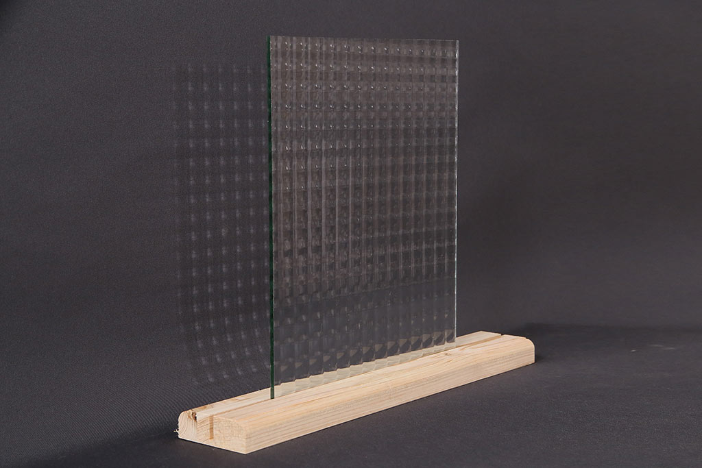 非売品　リメイク用ガラスパーツ　レトロな印象を与えるチェッカーガラス(新品ガラス)(R-048207)