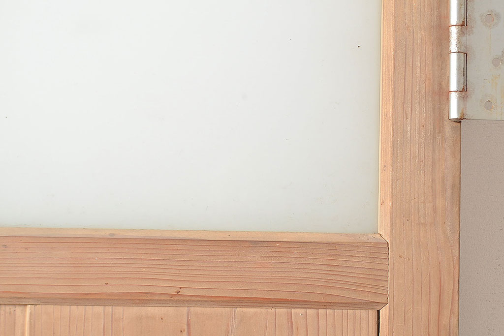 アンティーク建具　昭和初期　和の風情漂う素朴で味わい深い杉材製のドア(扉、建具)(R-048221)