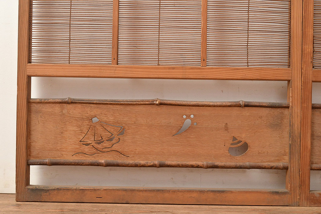 和製アンティーク　縁起物の透かし彫りがアクセントになる、品のある佇まいの簀戸2枚セット(簾戸、簀戸、葭戸、夏障子、すど、葦戸)(R-048227)
