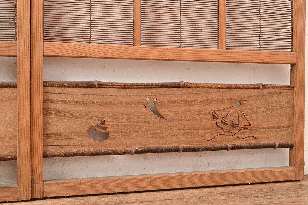 和製アンティーク　縁起物の透かし彫りがアクセントになる、品のある佇まいの簀戸2枚セット(簾戸、簀戸、葭戸、夏障子、すど、葦戸)(R-048227)