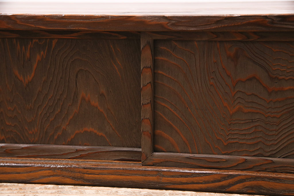 中古　民芸家具　高級杉材の木目が美しい浮造り仕上げの置き床(ローボード、テレビ台、飾り台)(R-048242)