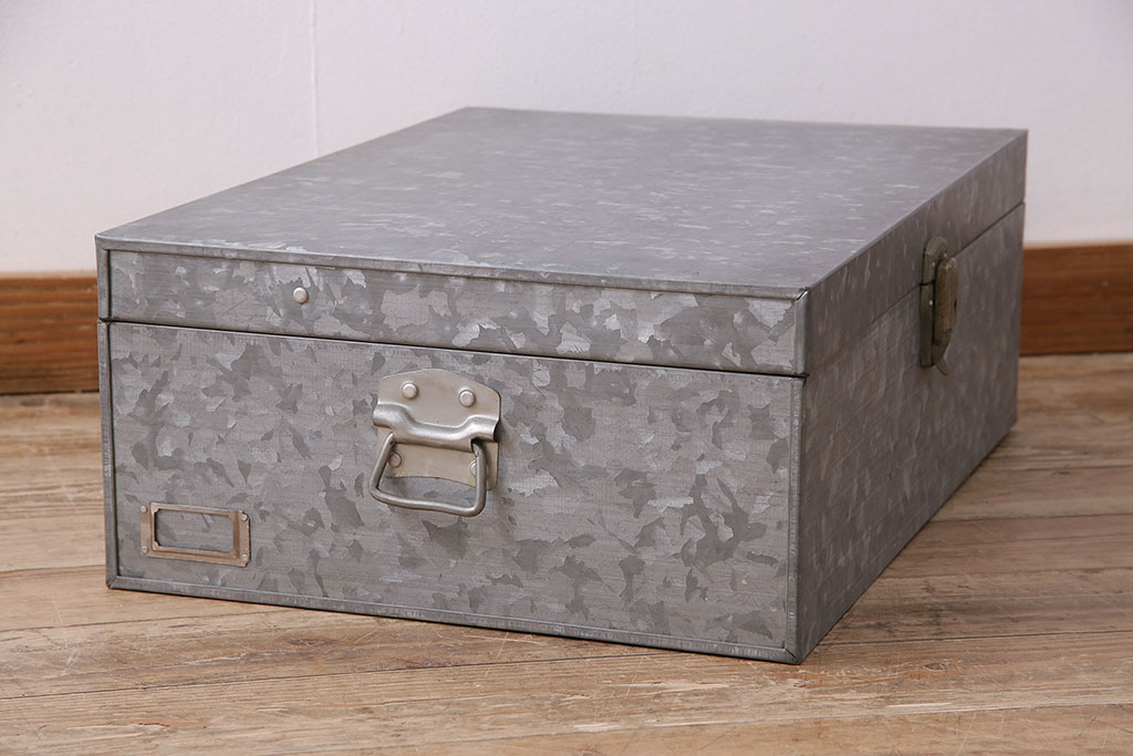 美品 アンティーク雑貨 しっかりとした作りの格好良いブリキ製box 収納ボックス 収納箱 小物収納 R 0446 ラフジュ工房