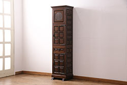 アンティーク家具　アンティーク　透かし彫りがおしゃれな古いナラ材の高級本棚