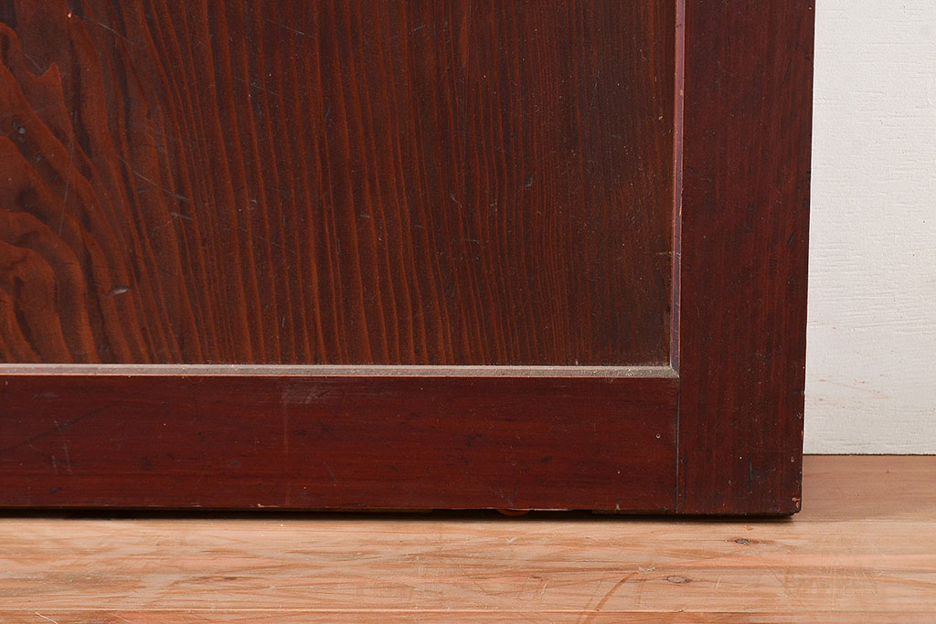 アンティーク建具　漆塗りの艶やかさが高級感を演出する杉材の板戸4枚セット(引き戸、建具)(R-048273)