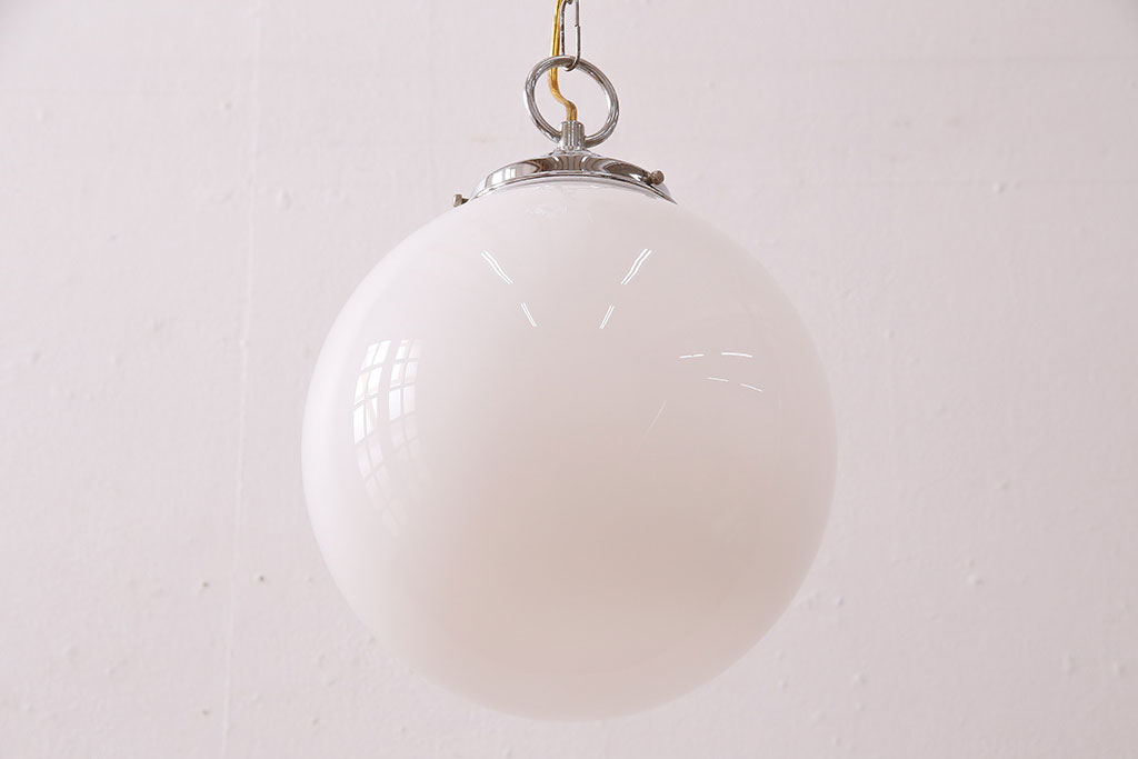 ビンテージ照明　様々なテイストに馴染みやすい球体型の天井照明(ペンダントライト、吊り下げ照明)(R-048334)