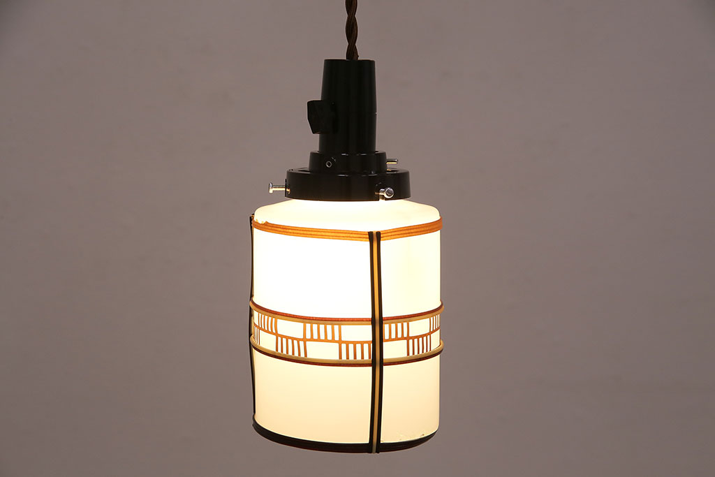 アンティーク照明　セルロイドの装飾が和の趣を演出する天井照明(吊り下げ照明、ペンダントライト)(R-048340)