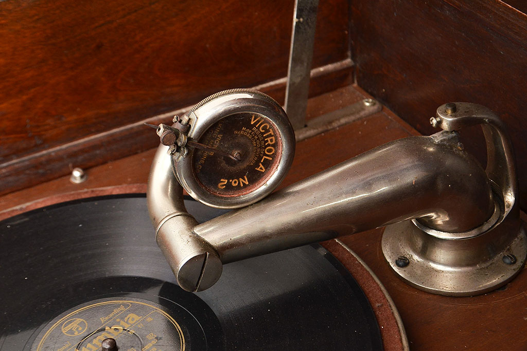 ジャンク品　ビクター　ビクトローラ　VICTROLA No.2　フロア型蓄音機(レコードプレイヤー)(R-048348)