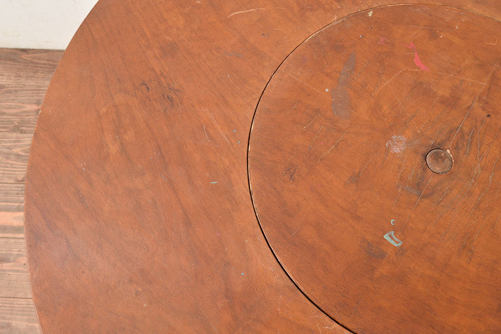 和製ヴィンテージ　珍品　店舗什器におすすめ!可動式の棚が付いた変わったつくりのセンターテーブル(ラウンドテーブル、ビンテージ)(R-048400)