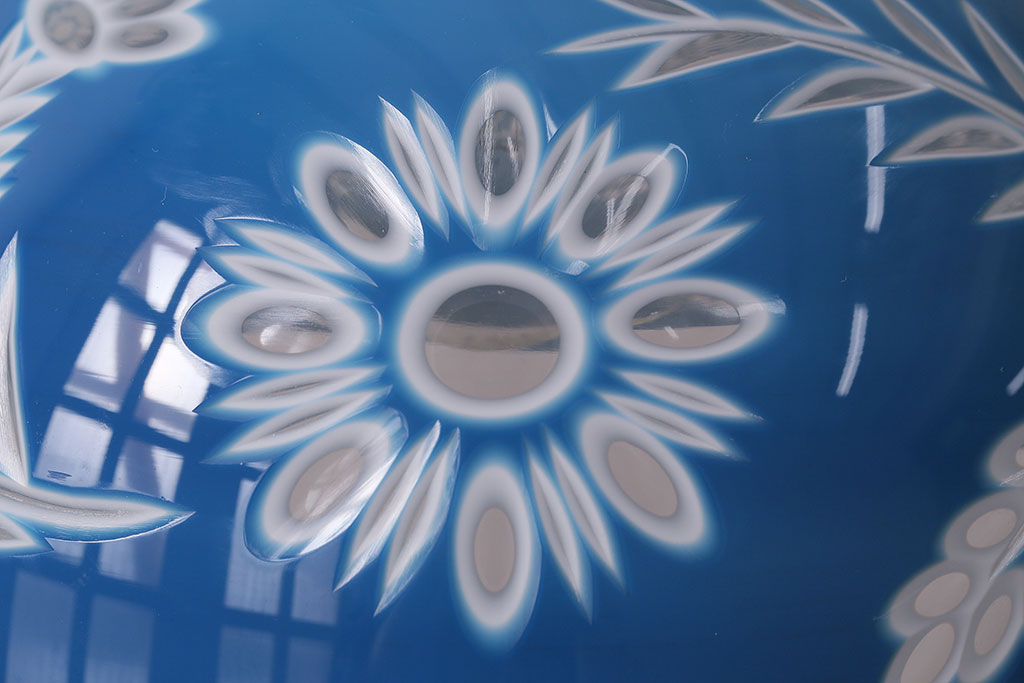 アンティーク照明　青空のようなブルーが空間のアクセントになる切子ガラス電笠照明　レプリカ(被せガラス、天井照明、吊り下げ照明、ペンダントライト)(R-048463)