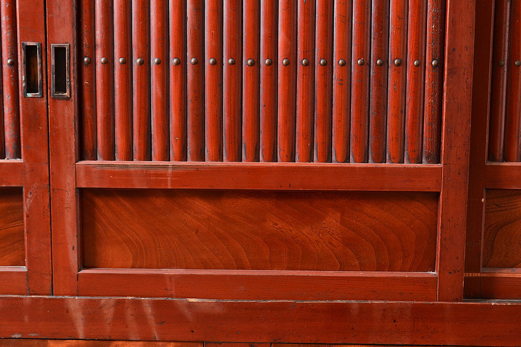 和製アンティーク　希少・美品!赤みがかった色味が上質な雰囲気を醸し出す7尺水屋箪笥(重ね箪笥、収納棚、戸棚)(R-048475)