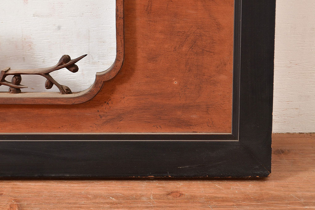 アンティーク建具　梅の木・菖蒲　鳥のさえずりが聞こえてきそうな表現が見事な彫刻欄間(明り取り、建具)(R-048483)