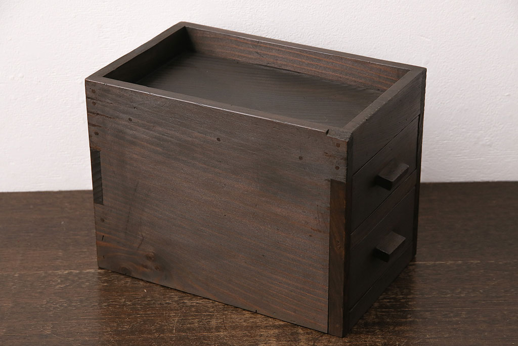アンティーク家具　杉材　レトロな空間作りに活躍する小引き出し(小物収納)(R-048489)