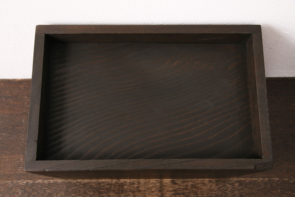 アンティーク家具　杉材　レトロな空間作りに活躍する小引き出し(小物収納)(R-048489)