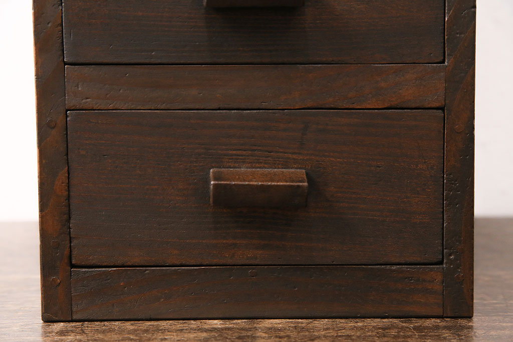 アンティーク家具　杉材　レトロな空間作りに活躍する小引き出し(小物収納)(R-048489)