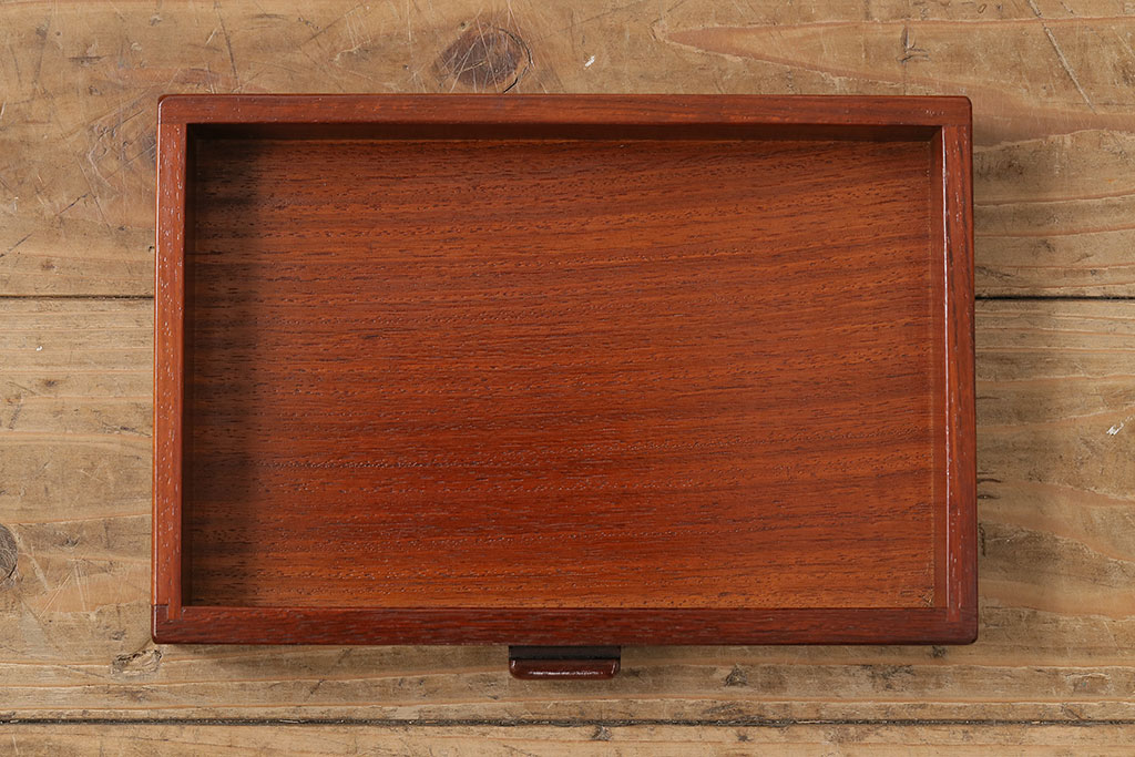 中古　カリモク家具(karimoku)　上質な和の風情漂うカリン材製の煙草盆(たばこ盆、煙草入れ、小物入れ、花梨材)(R-048503)