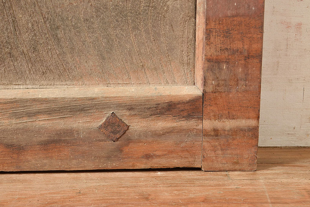 アンティーク建具　ヒノキ材・栗材　時を重ねた木の味わいが魅力的な蔵戸(玄関戸、引き戸、建具)(R-048570)