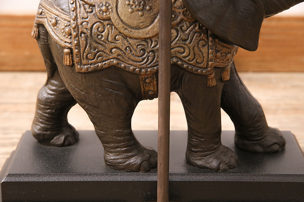中古　FREDERICK COOPER(フレデッリック・クーパー)　高級品!象の意匠が繊細で存在感抜群のスタンドライト(スタンド照明、フロアスタンド)(R-048573)