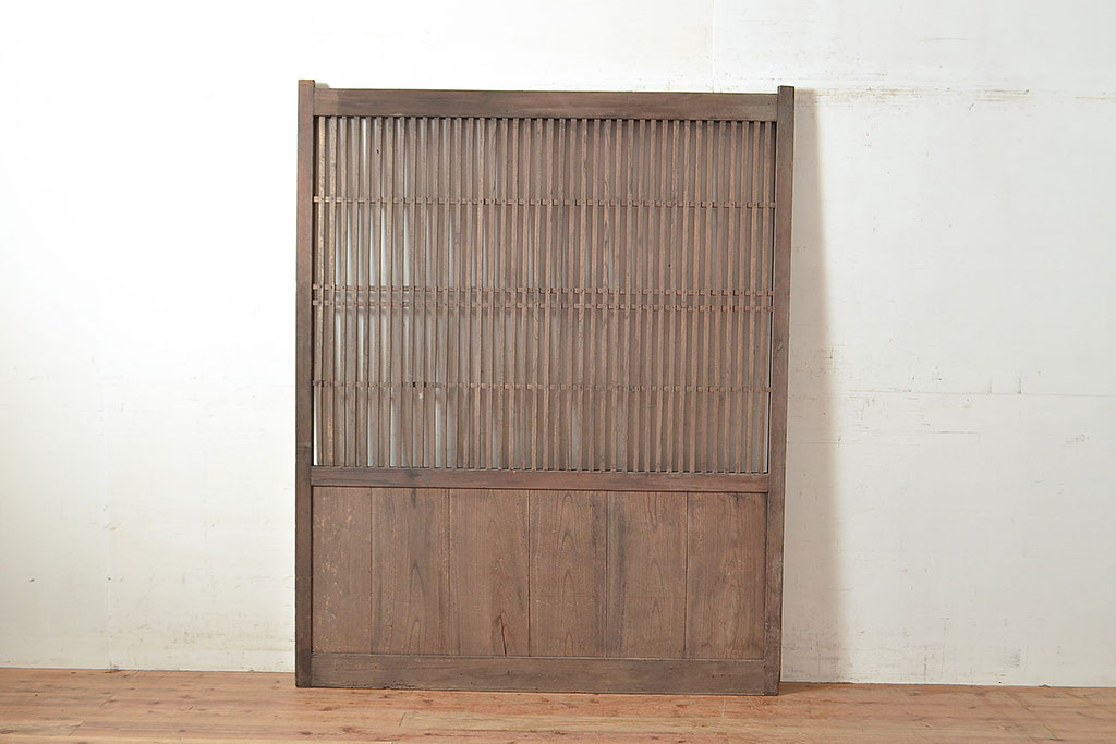 アンティーク建具　ヒノキ材・ケヤキ材　古民家スタイルにおすすめの格子蔵戸(引き戸、玄関戸)(R-048605)