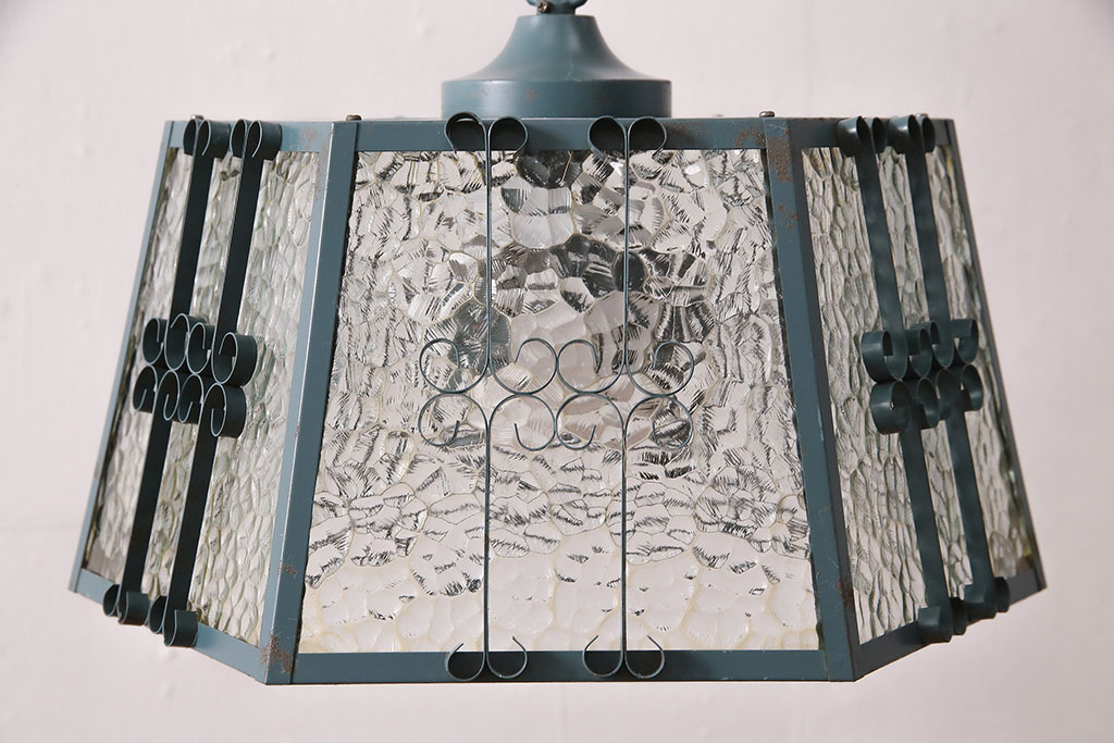 アンティーク照明　昭和レトロ　石目模様のガラスが懐かしさ漂う天井照明(ペンダントライト、吊り下げ照明)(R-048613)