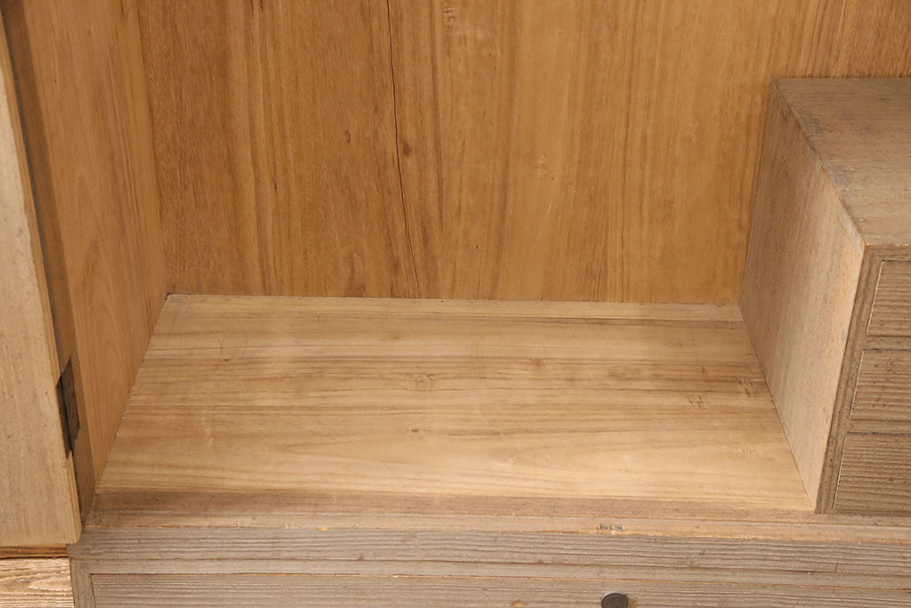 和製ビンテージ　桐の名門相徳製　かくし付き　小引き出し付きが嬉しい総桐箪笥(ワードローブ、洋服タンス、衣装タンス、ヴィンテージ、桐たんす)(R-048622)