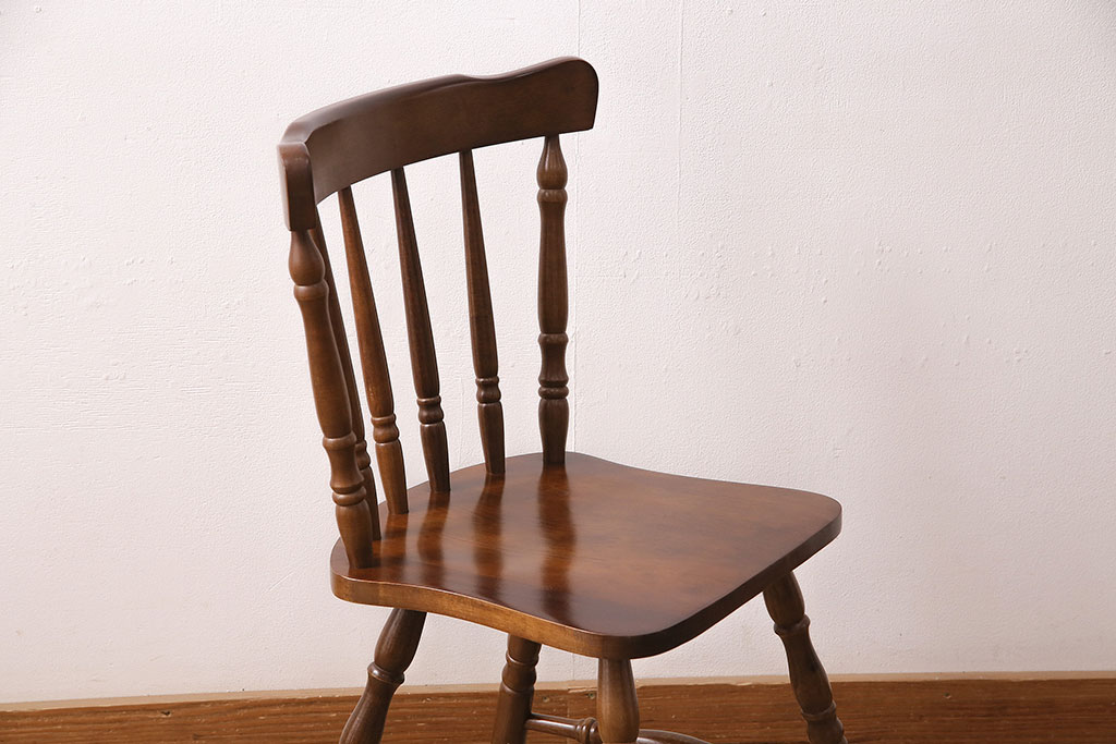 和製ヴィンテージ　スポークバックや挽き物の意匠が上品な印象を高めるダイニングチェア(イス、椅子、ビンテージ)(R-048652)