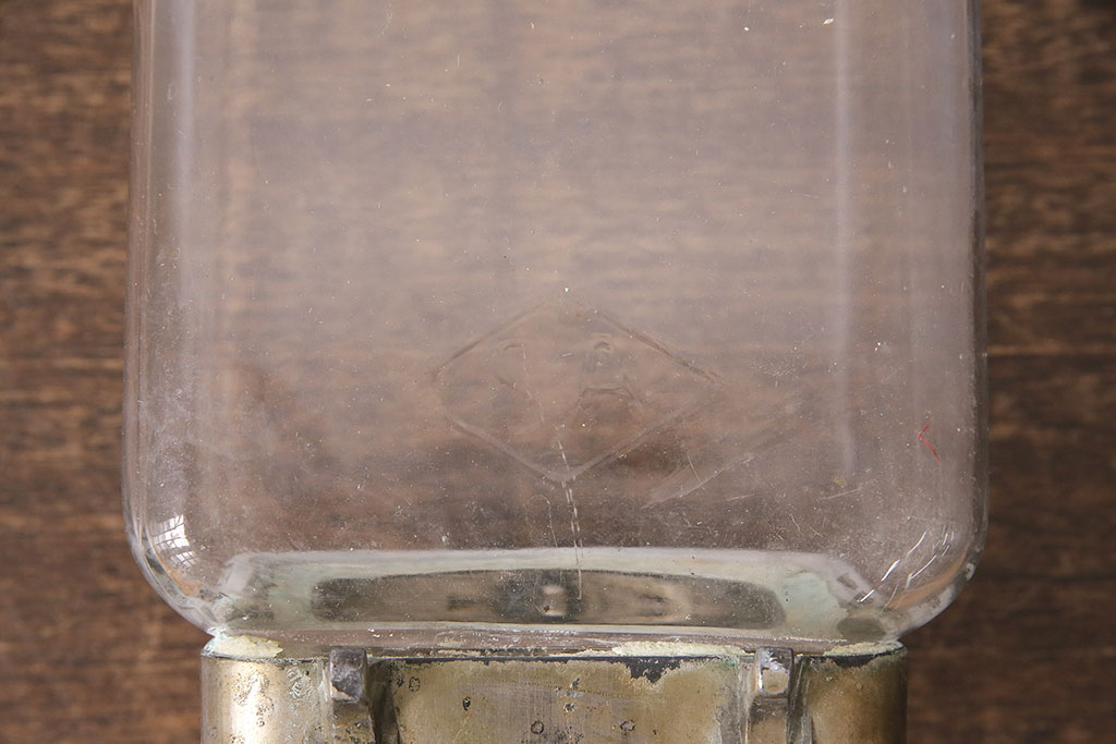 アンティーク雑貨　戦前　PERFECTVESSEL　雑貨屋さんのようなお洒落なディスプレイが叶うたばこ瓶(ガラス瓶、ガラスビン、タバコ瓶)(R-048661)