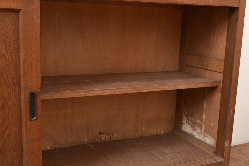 和製アンティーク　昭和中期　前面・主要部ナラ材　サイドボード(収納棚、戸棚、キャビネット)(R-048672)