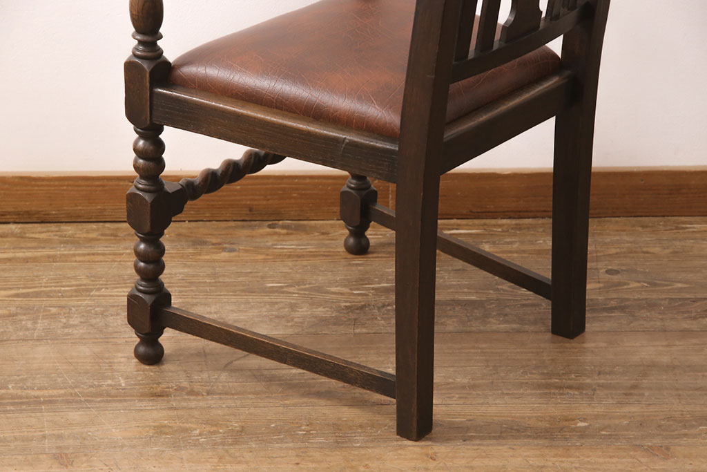 イギリスアンティーク　クラシカルな雰囲気作りにぴったりのアームチェア(椅子)(R-048773)