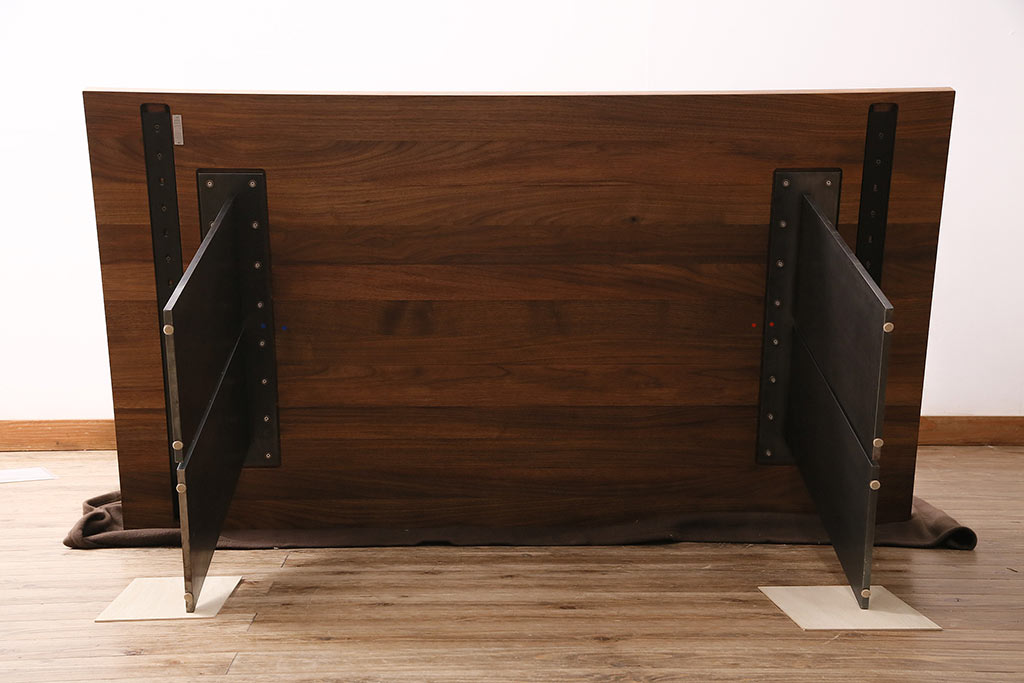 美品　arflex(アルフレックス)　Riva(リーヴァ)製　NATURA(ナチュラ)　モダンなダイニングテーブル(定価約55万円)(R-048775)