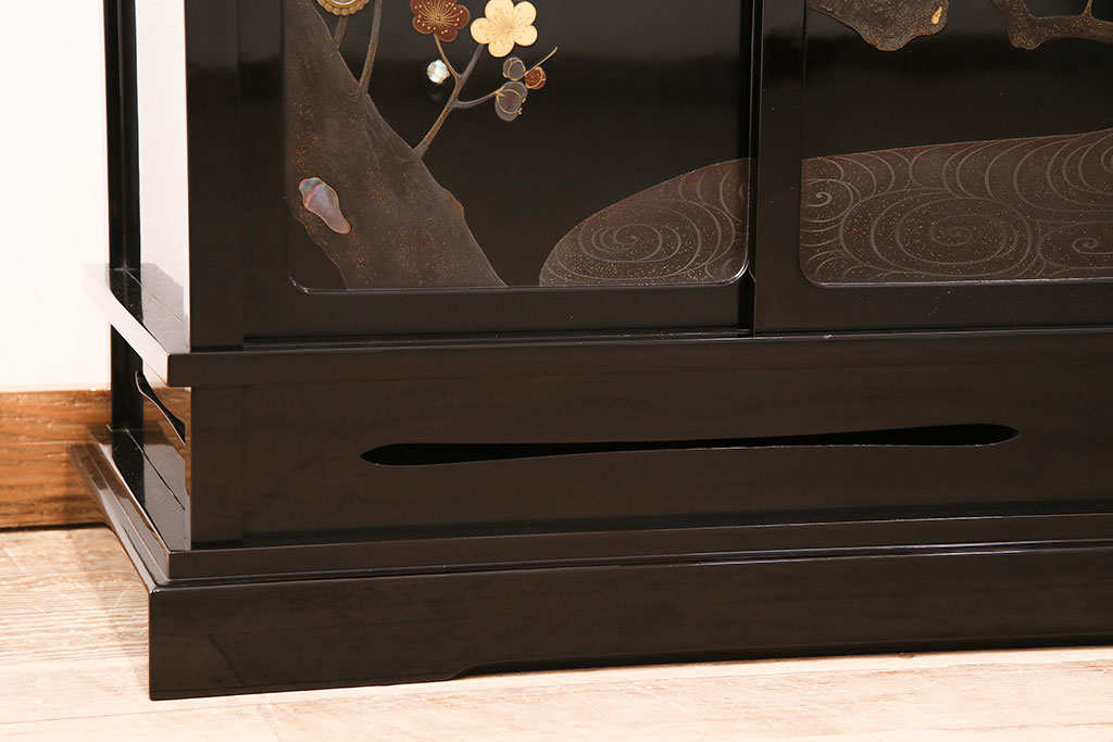 中古　輪島塗　和の趣溢れる上品な佇まいが魅力の飾り棚(茶棚、収納棚、違い棚)(R-048858)