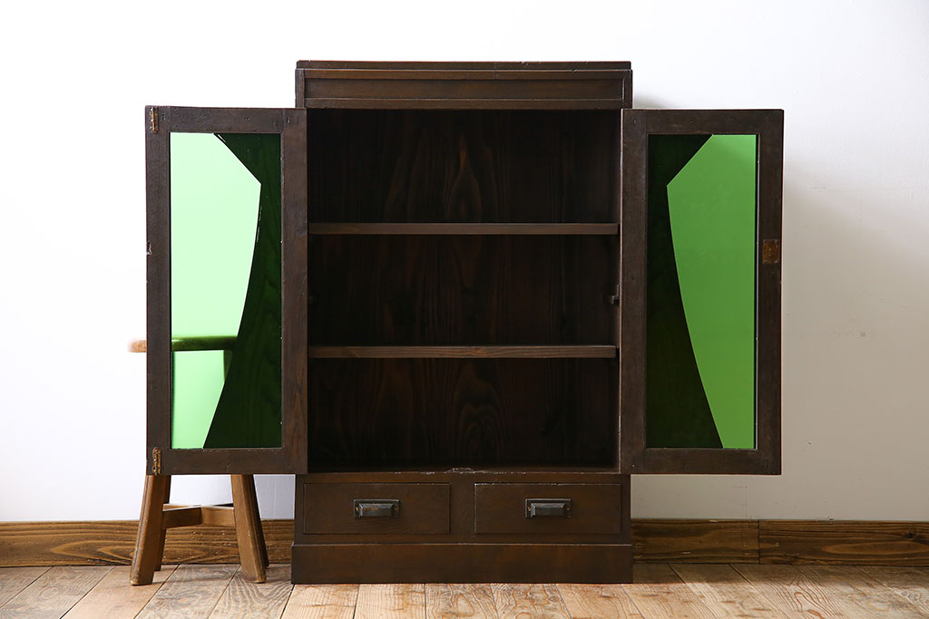 和製アンティーク　グリーンの色ガラス入り!レトロな佇まいが魅力的な本箱(ブックケース、収納棚、ガラス戸棚)(R-048873)