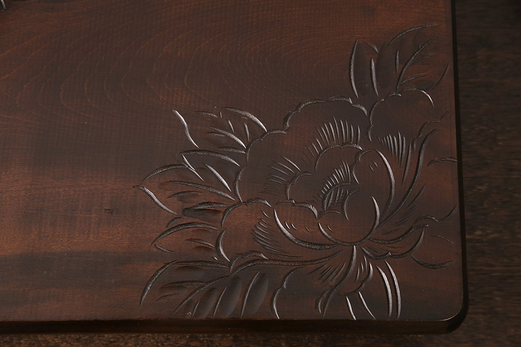 中古　伝統工芸　牡丹の花が美しく咲き誇る、日光彫りの花台(飾り台)(R-048882)