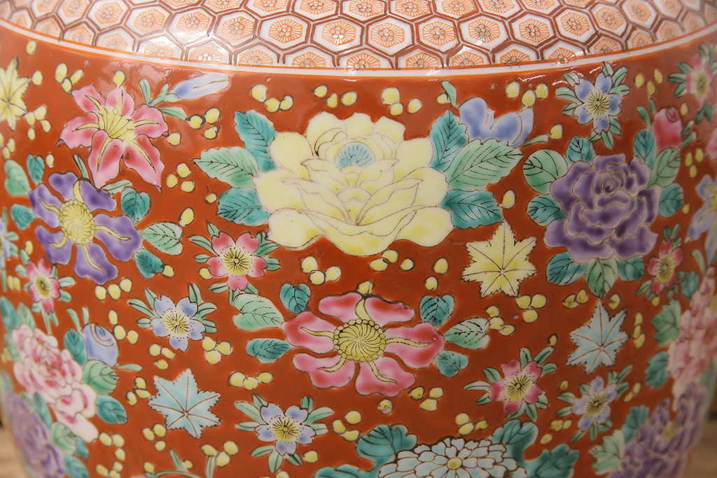 アンティーク雑貨　花尽くしの図が空間を彩る十錦手の瀬戸火鉢(鉢カバー)(R-048897)