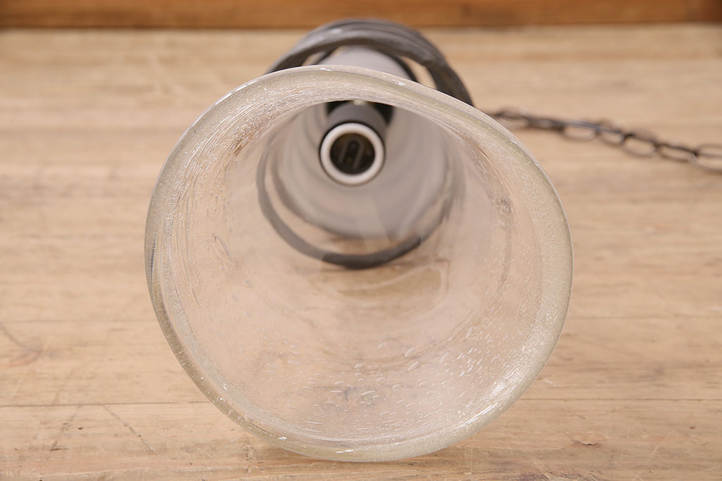 中古　アイアン　気泡ガラスがキラキラ輝くペンダント照明(天井照明、吊り下げ照明、シェード)(R-048907)