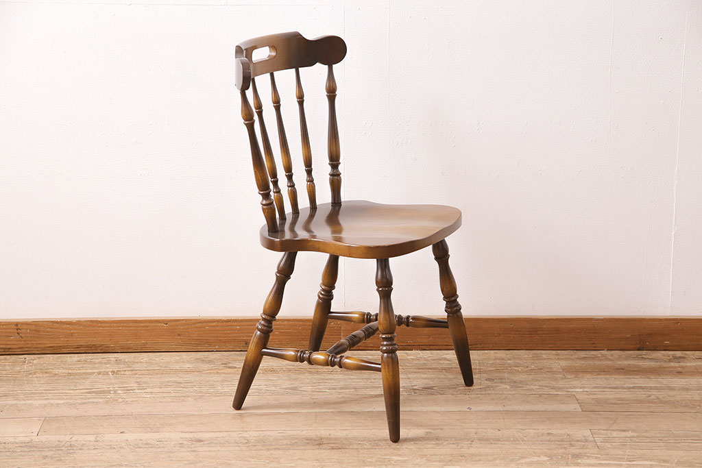 ヴィンテージ家具　飛騨産業　キツツキ　上品な佇まいが魅力的なウィンザーチェア(椅子、ダイニングチェア、ビンテージ、ウインザーチェア)(R-048908)