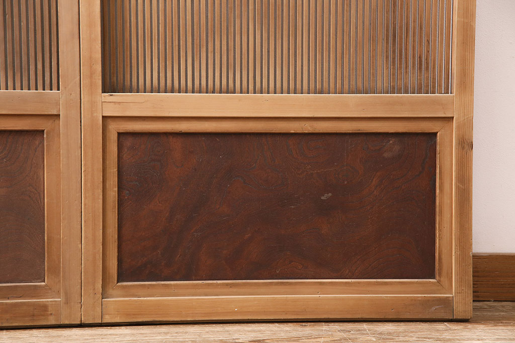 アンティーク建具　腰板ケヤキ材・玉杢　上手物!品のある和の空間作りにおすすめな万本格子戸2枚セット(引き戸)(R-048918)