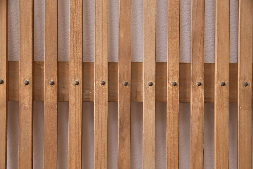 和製アンティーク　腰板ケヤキ材　桟の凝ったつくりが目を引く格子戸1枚(引き戸、建具)(R-048920)