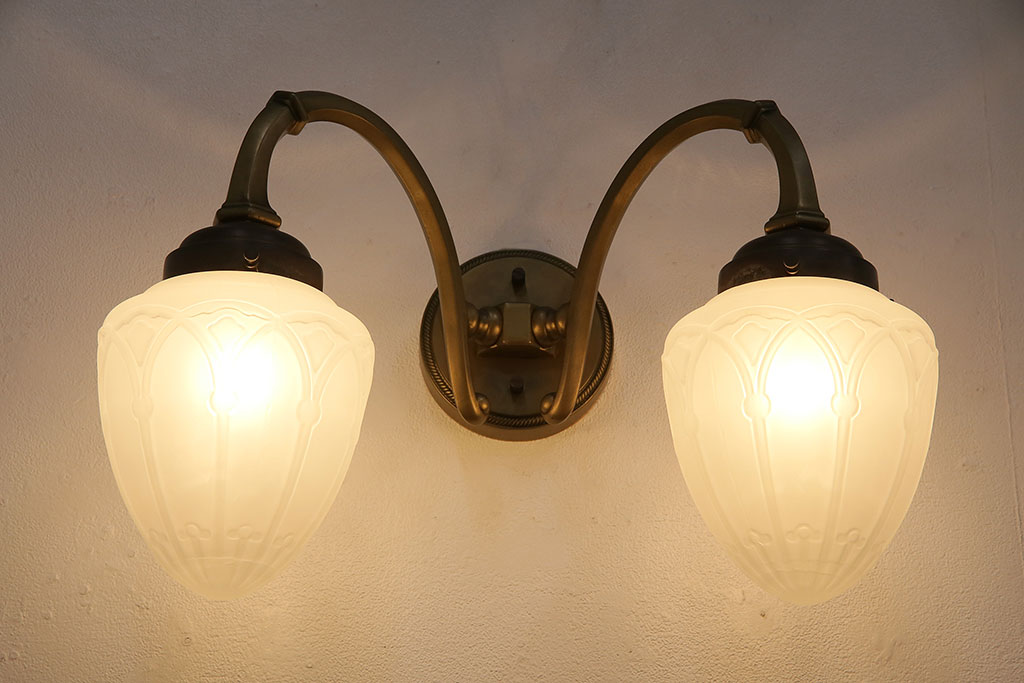 中古　watts(ワッツ)　蕾のようなシルエットが可愛らしいウォールランプ(壁掛け照明、壁付け照明)(定価約7万8千円)(R-048939)