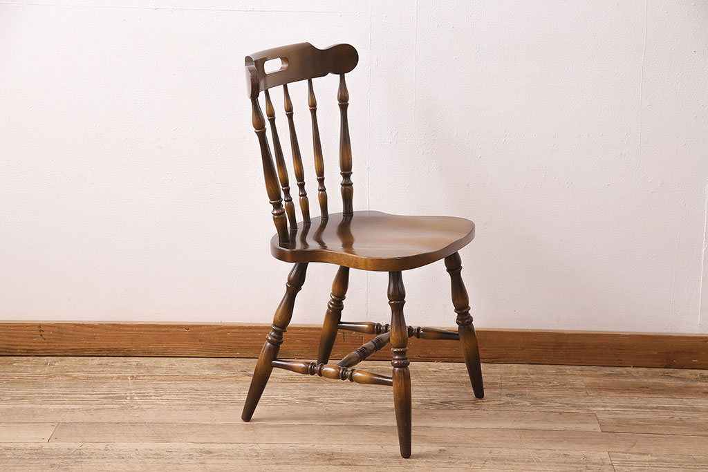 ヴィンテージ家具　飛騨産業　キツツキ　 ぬくもり溢れる木肌が魅力的なウィンザーチェア(椅子、ダイニングチェア、ビンテージ、ウインザーチェア)(R-048947)